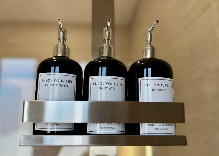 Modern Two Bedroom 2025- Renovated With Pool パ フォス