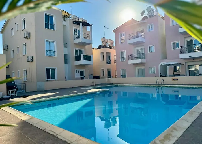 Modern Two Bedroom 2025- Renovated With Pool アパート *