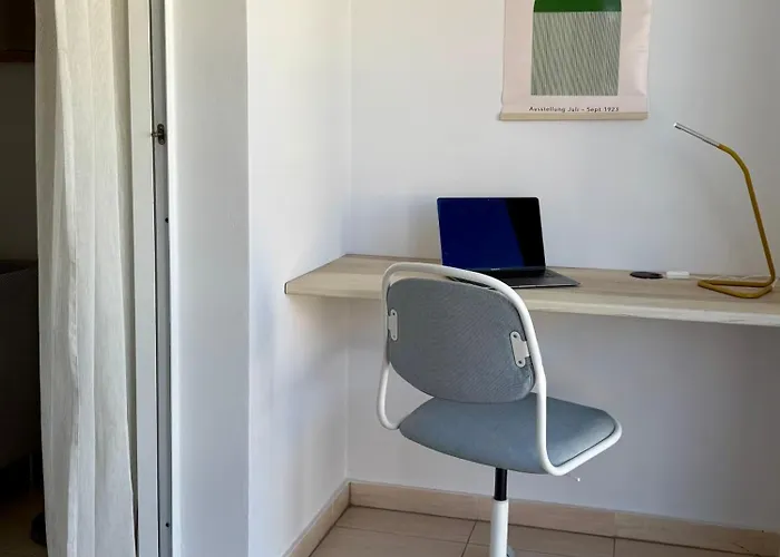 Modern Two Bedroom 2025- Renovated With Pool