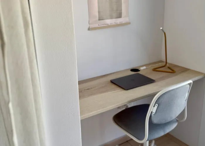 Modern Two Bedroom 2025- Renovated With Pool アパート *