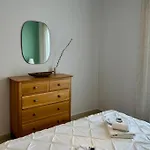 Modern Two Bedroom 2025- Renovated With Pool Apartman
