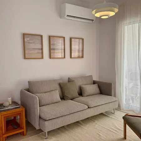 Modern Two Bedroom 2025- Renovated With Pool Apartment Paphos