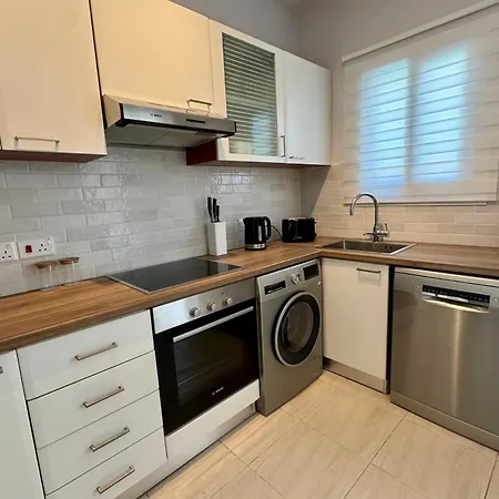 Apartamento Modern Two Bedroom 2025- Renovated With Pool