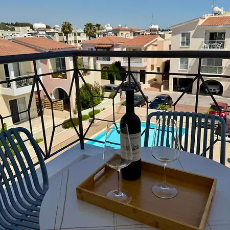 Apartment Modern Two Bedroom 2025- Renovated With Pool
