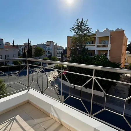 Modern Two Bedroom 2025- Renovated With Pool *