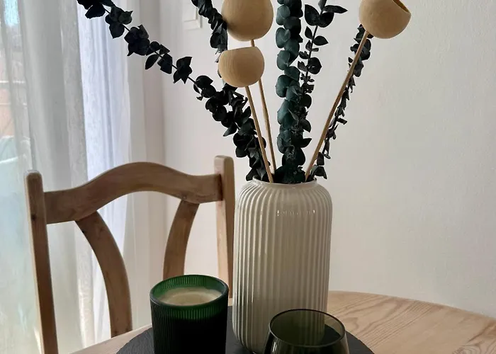 Modern Two Bedroom 2025- Renovated With Pool