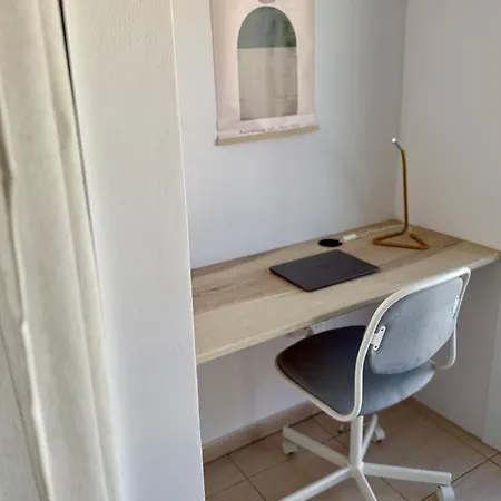 Modern Two Bedroom 2025- Renovated With Pool Appartement *
